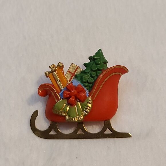 Jewelry - Christmas inspired brooch, Sleigh.
